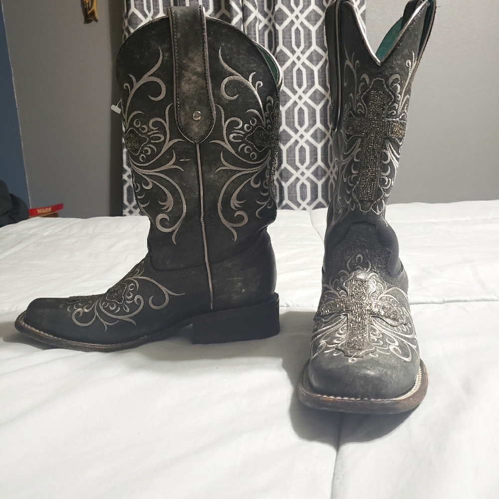 Womens corral boots nwot